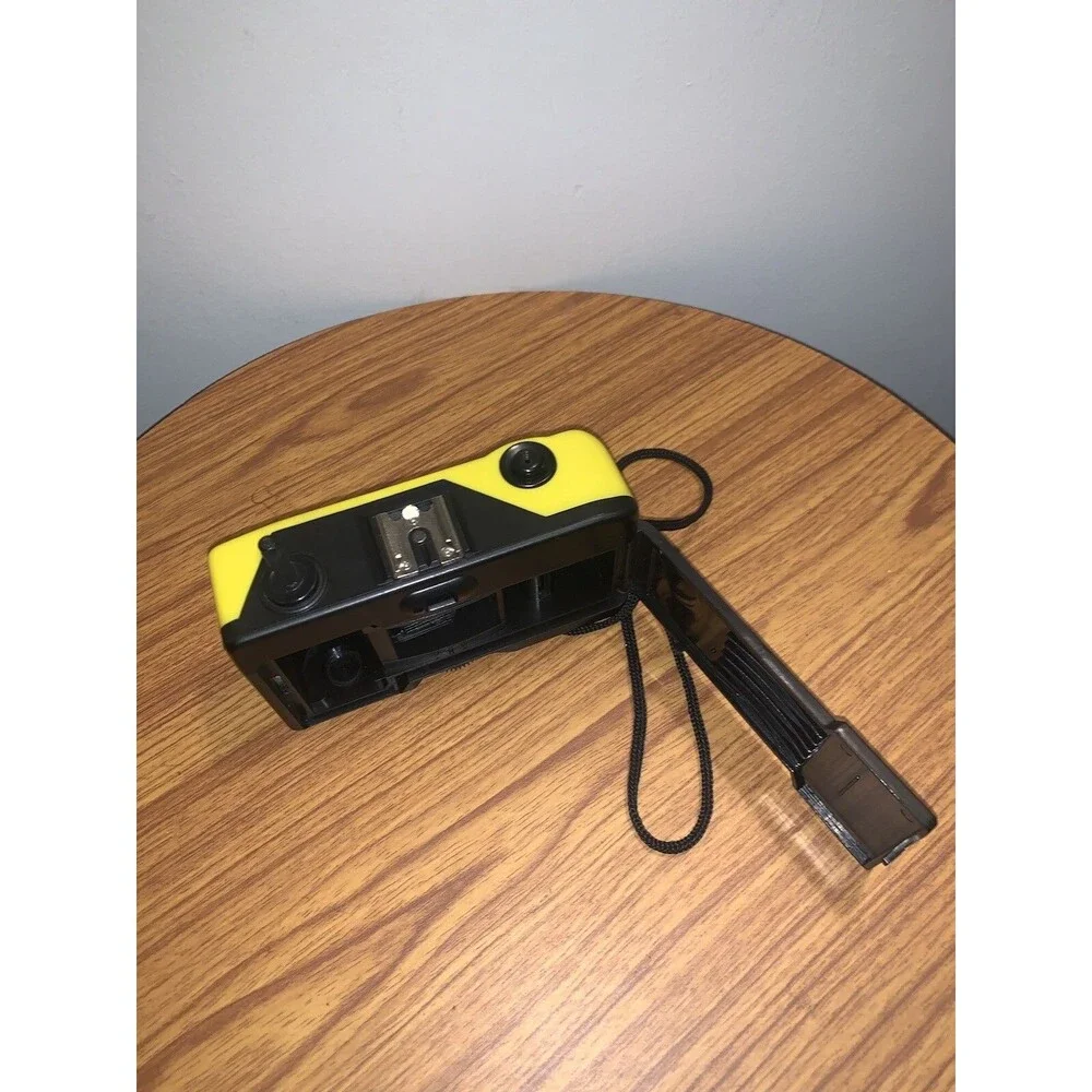 Vintage Working Akira PC-606 Free Focus Yellow 35mm Film Camera FREE S/H